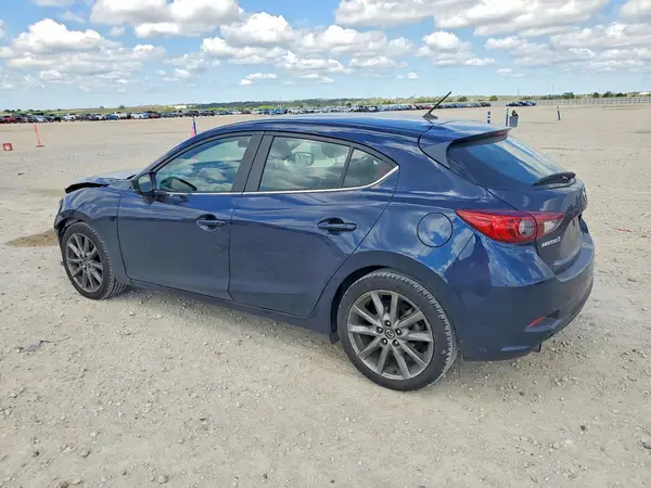 3MZBN1L39JM261323 2018 MAZDA 3 - Image 2