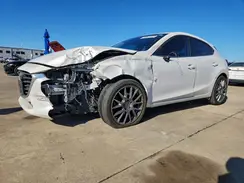 3MZBN1L39JM266165 2018 MAZDA 3
