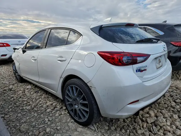 3MZBN1L39JM266165 2018 MAZDA 3 - Image 2