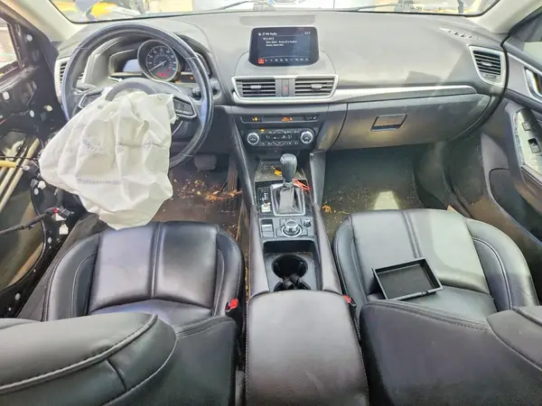 3MZBN1L39JM270488 2018 MAZDA 3 - Image 8