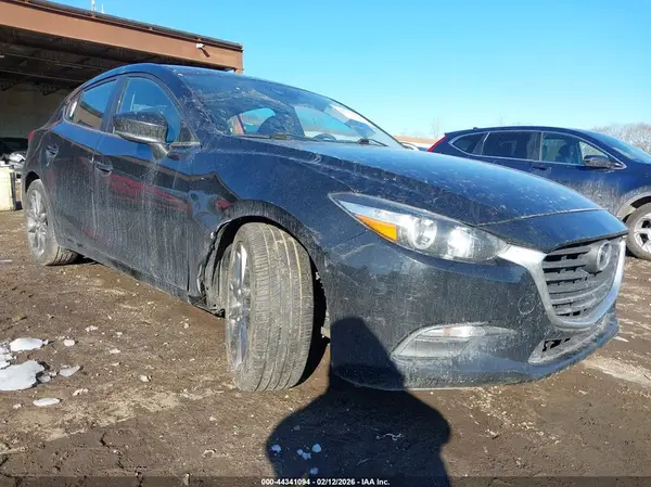 3MZBN1L3XJM164387 2018 MAZDA 3 - Image 1