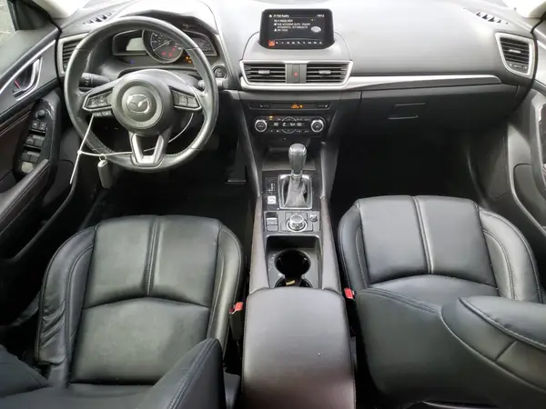 3MZBN1L3XJM165524 2018 MAZDA 3 - Image 8