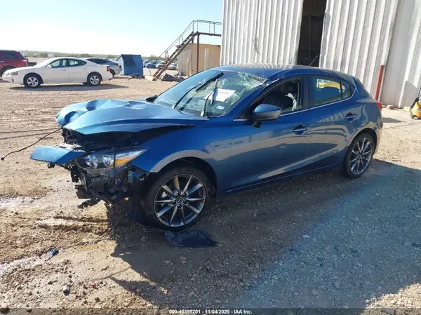 3MZBN1L3XJM167130 2018 MAZDA 3 - Image 2