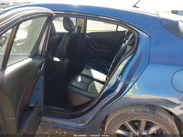 3MZBN1L3XJM167130 2018 MAZDA 3 - Image 8