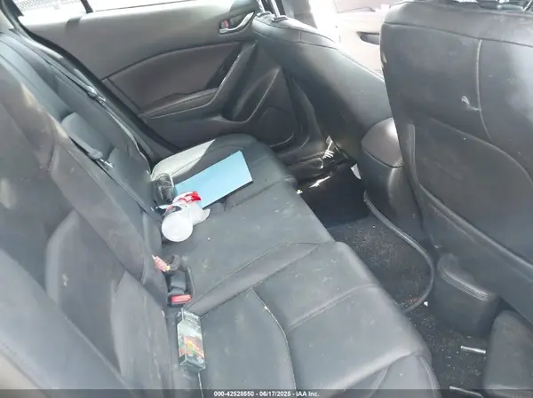 3MZBN1L3XJM177835 2018 MAZDA 3 - Image 8