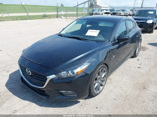 3MZBN1L3XJM182856 2018 MAZDA 3 - Image 2