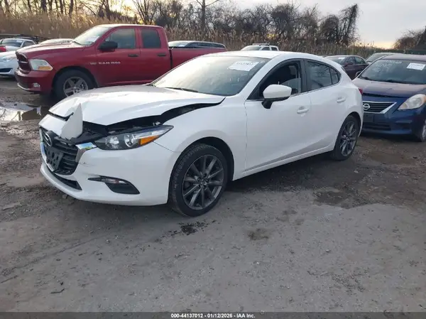 3MZBN1L3XJM200823 2018 MAZDA 3 - Image 2
