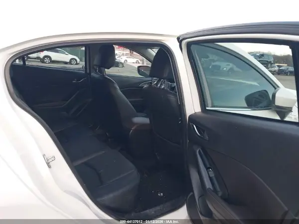 3MZBN1L3XJM200823 2018 MAZDA 3 - Image 8