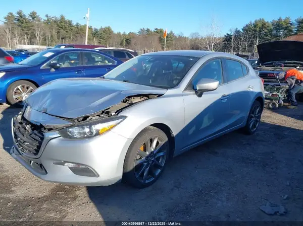 3MZBN1L3XJM206329 2018 MAZDA 3 - Image 2