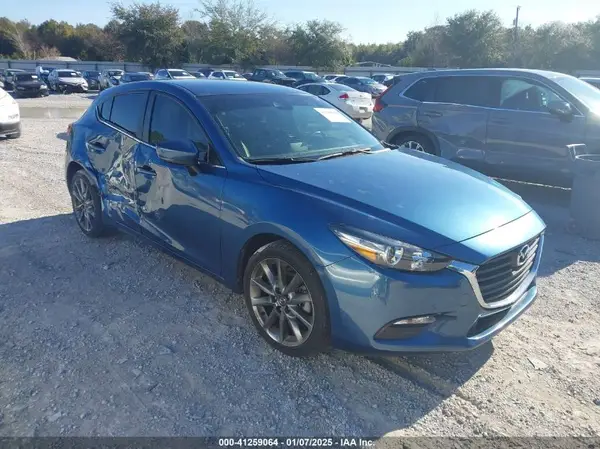 3MZBN1L3XJM210428 2018 MAZDA 3 - Image 1