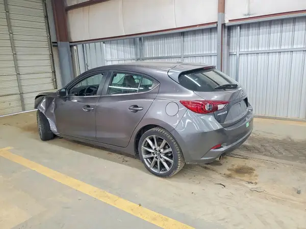 3MZBN1L3XJM213362 2018 MAZDA 3 - Image 2