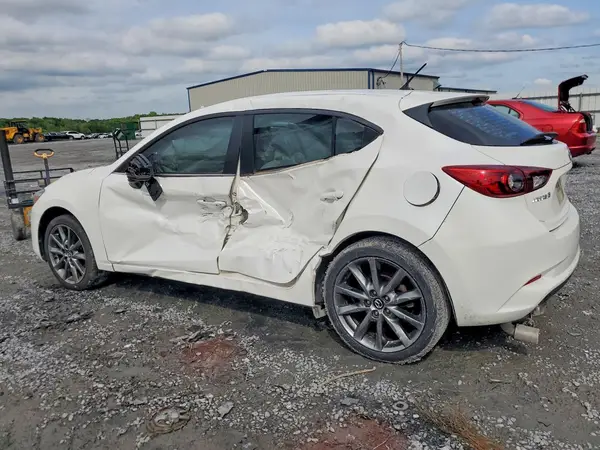 3MZBN1L3XJM242067 2018 MAZDA 3 - Image 2
