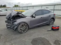 3MZBN1L3XJM257801 2018 MAZDA 3