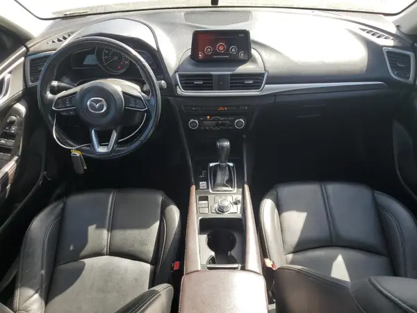 3MZBN1L3XJM266384 2018 MAZDA 3 - Image 8