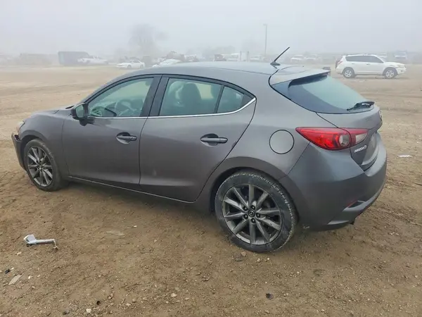 3MZBN1L3XJM269785 2018 MAZDA 3 - Image 2