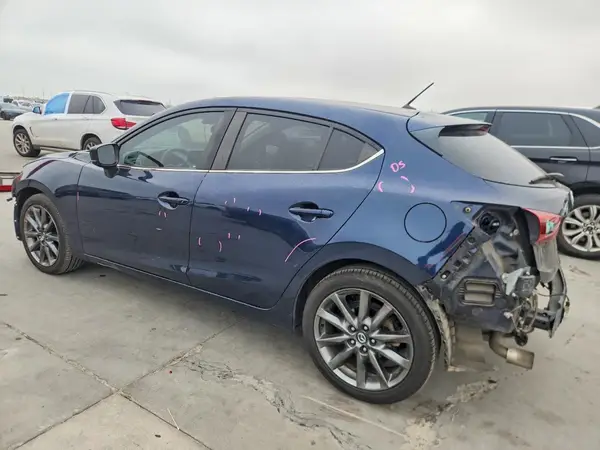 3MZBN1L3XJM270564 2018 MAZDA 3 - Image 2