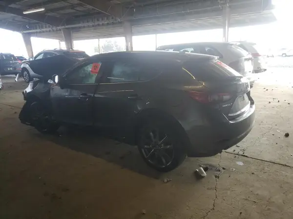 3MZBN1L3XJM271858 2018 MAZDA 3 - Image 2