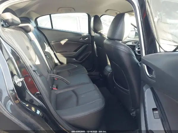 3MZBN1L3XJM272248 2018 MAZDA 3 - Image 8