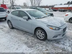 3MZBN1L71JM233180 2018 MAZDA 3