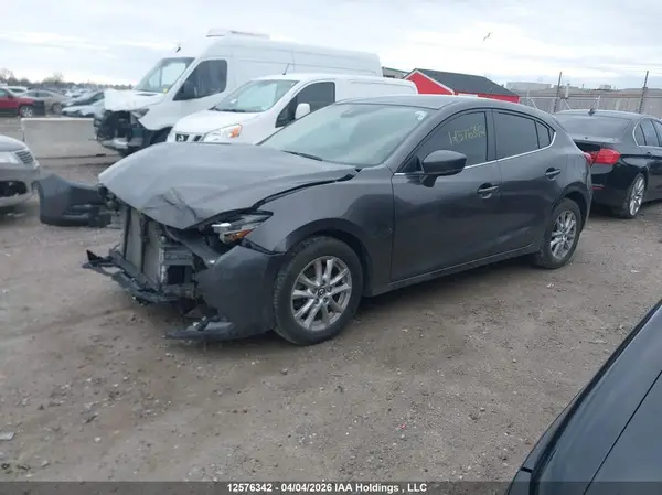3MZBN1L72JM227582 2018 MAZDA 3 - Image 2