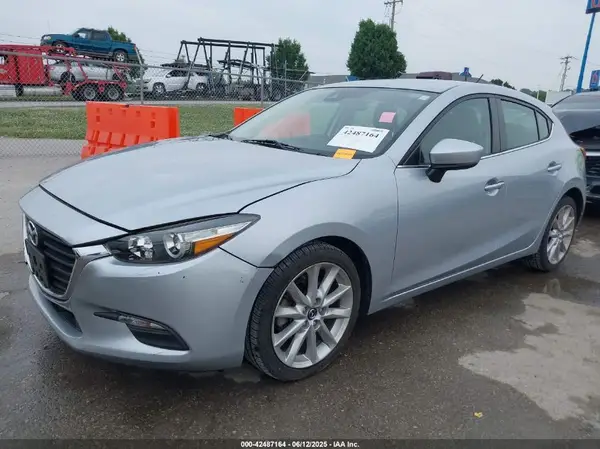3MZBN1L73HM100687 2017 MAZDA 3 - Image 2
