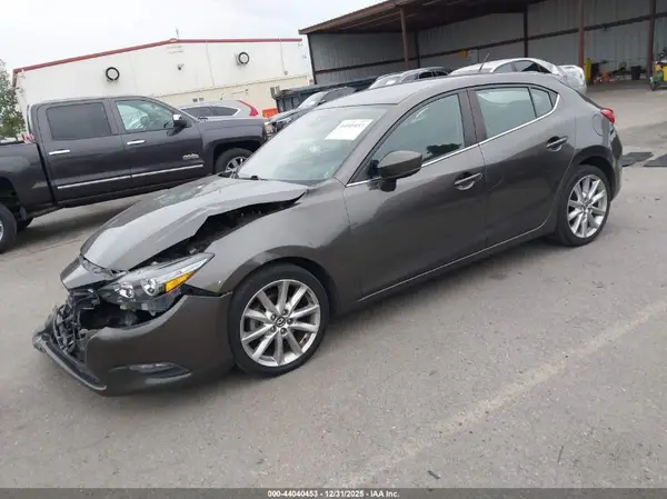 3MZBN1L73HM156211 2017 MAZDA 3 - Image 2