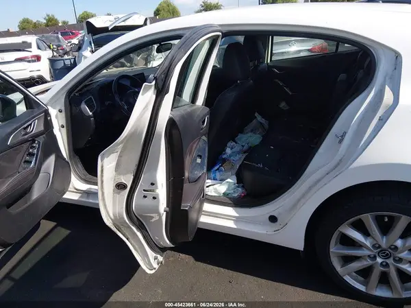 3MZBN1L77HM103804 2017 MAZDA 3 - Image 8