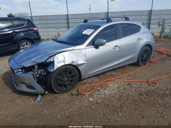 3MZBN1L7XHM147392 2017 MAZDA 3 - Image 2