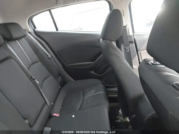 3MZBN1L7XJM223943 2018 MAZDA 3 - Image 8