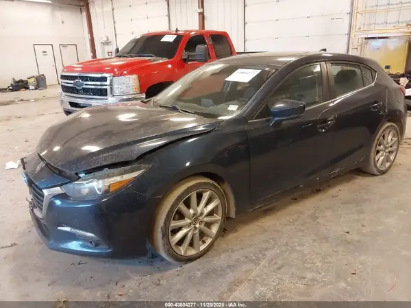 3MZBN1M30HM141774 2017 MAZDA 3 - Image 2