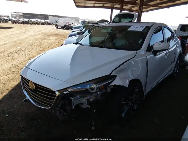 3MZBN1M30JM186347 2018 MAZDA 3 - Image 2