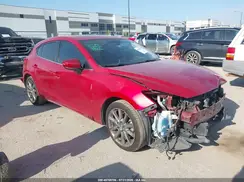 3MZBN1M30JM262567 2018 MAZDA 3