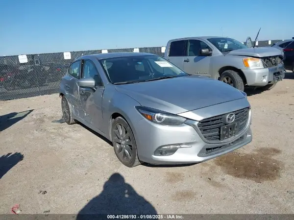 3MZBN1M30JM275917 2018 MAZDA 3 - Image 1