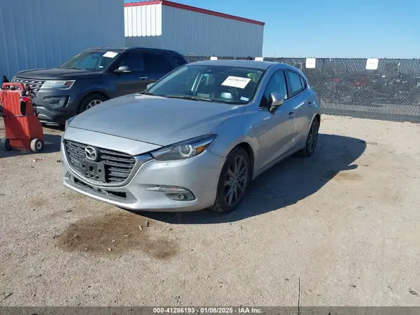 3MZBN1M30JM275917 2018 MAZDA 3 - Image 2