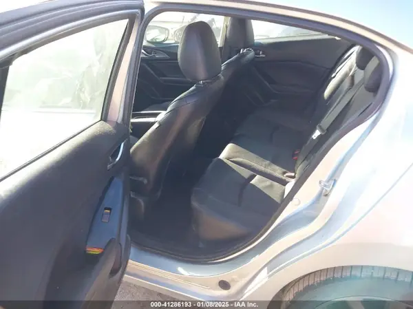 3MZBN1M30JM275917 2018 MAZDA 3 - Image 8
