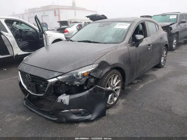3MZBN1M31HM129584 2017 MAZDA 3 - Image 2