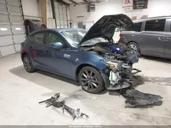 3MZBN1M31JM173123 2018 MAZDA 3