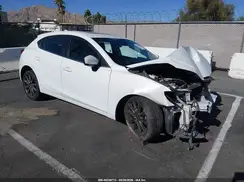 3MZBN1M31JM217394 2018 MAZDA 3