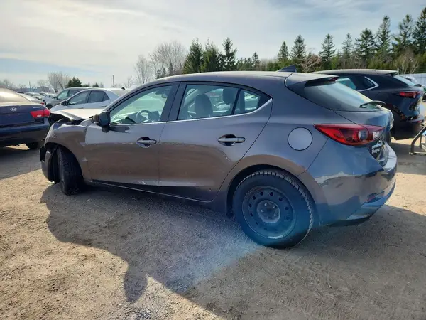 3MZBN1M31JM237628 2018 MAZDA 3 - Image 2