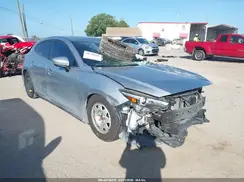 3MZBN1M31JM267731 2018 MAZDA 3