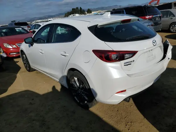 3MZBN1M31JM270189 2018 MAZDA 3 - Image 2