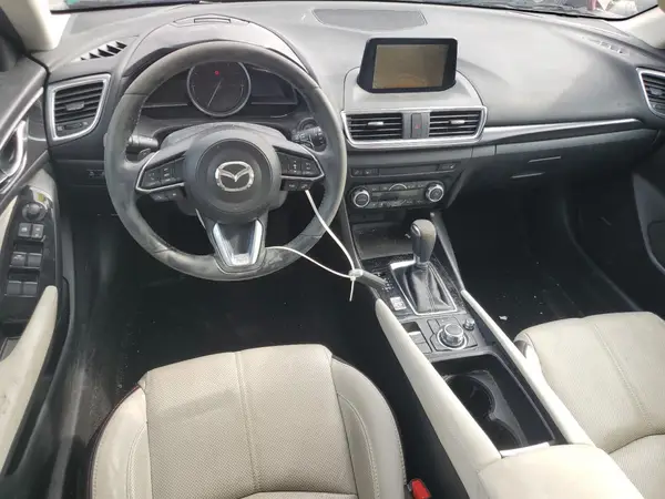 3MZBN1M32JM211118 2018 MAZDA 3 - Image 8