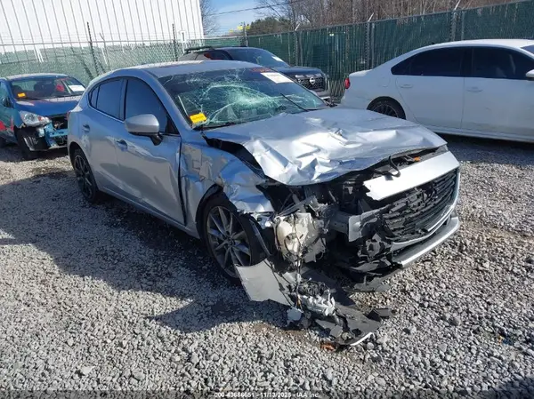 3MZBN1M32JM220949 2018 MAZDA 3 - Image 1