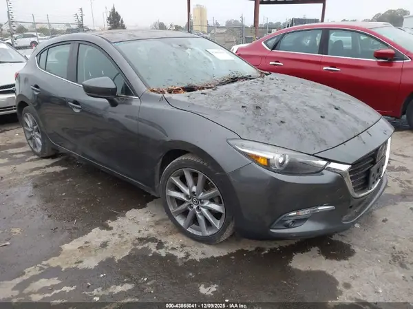 3MZBN1M33JM174662 2018 MAZDA 3 - Image 1