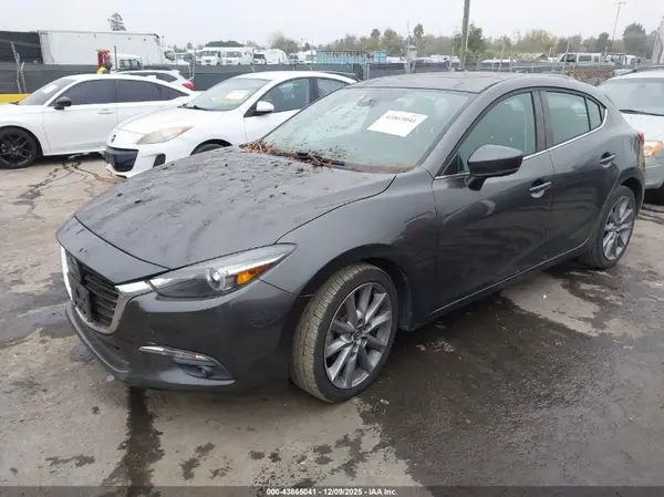 3MZBN1M33JM174662 2018 MAZDA 3 - Image 2