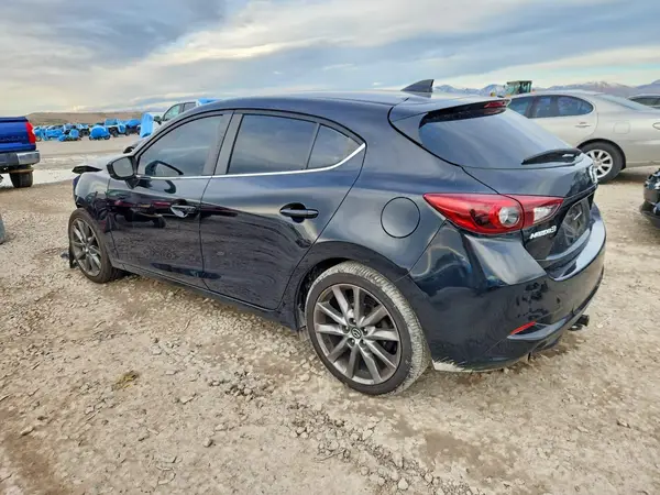 3MZBN1M33JM240160 2018 MAZDA 3 - Image 2