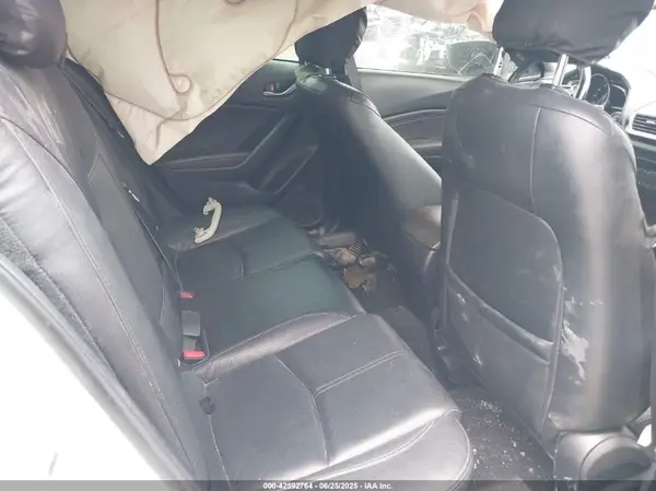3MZBN1M33JM267262 2018 MAZDA 3 - Image 8