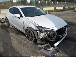 3MZBN1M34JM208060 2018 MAZDA 3