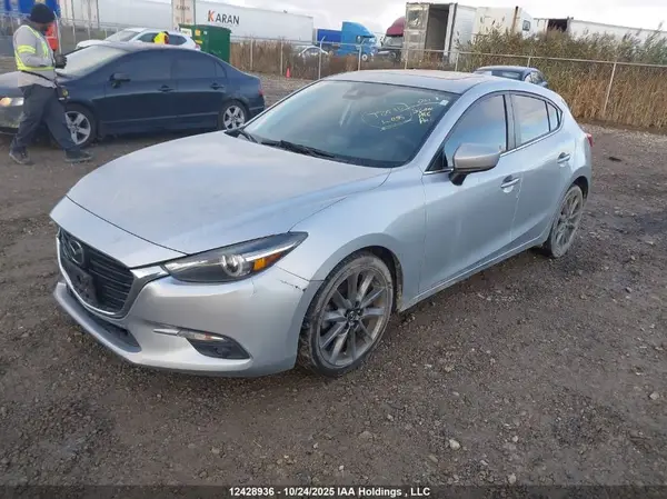 3MZBN1M34JM213744 2018 MAZDA 3 - Image 2
