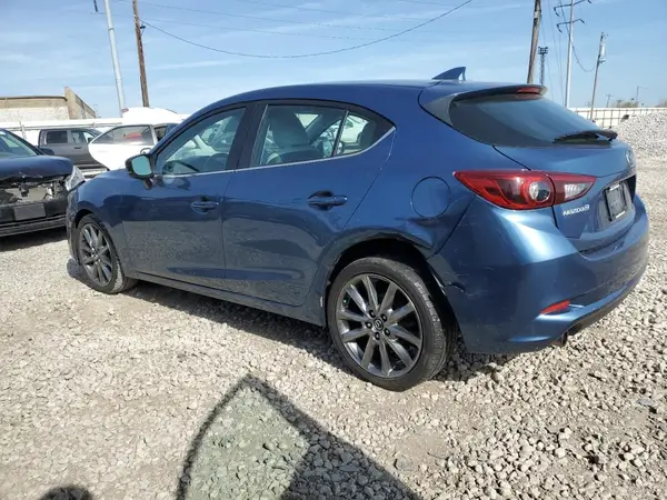 3MZBN1M34JM262085 2018 MAZDA 3 - Image 2